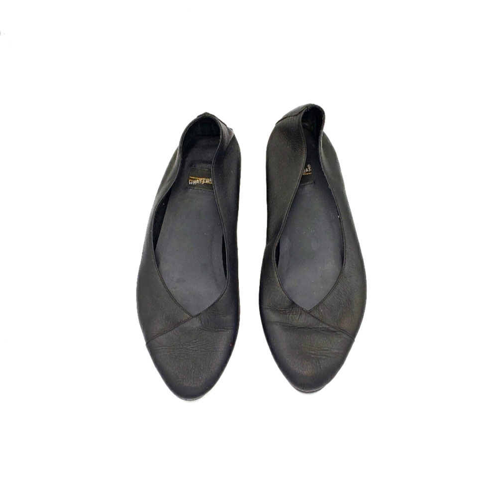 WHAT'S WHAT Black Leather Almond Toe Flats Size 10